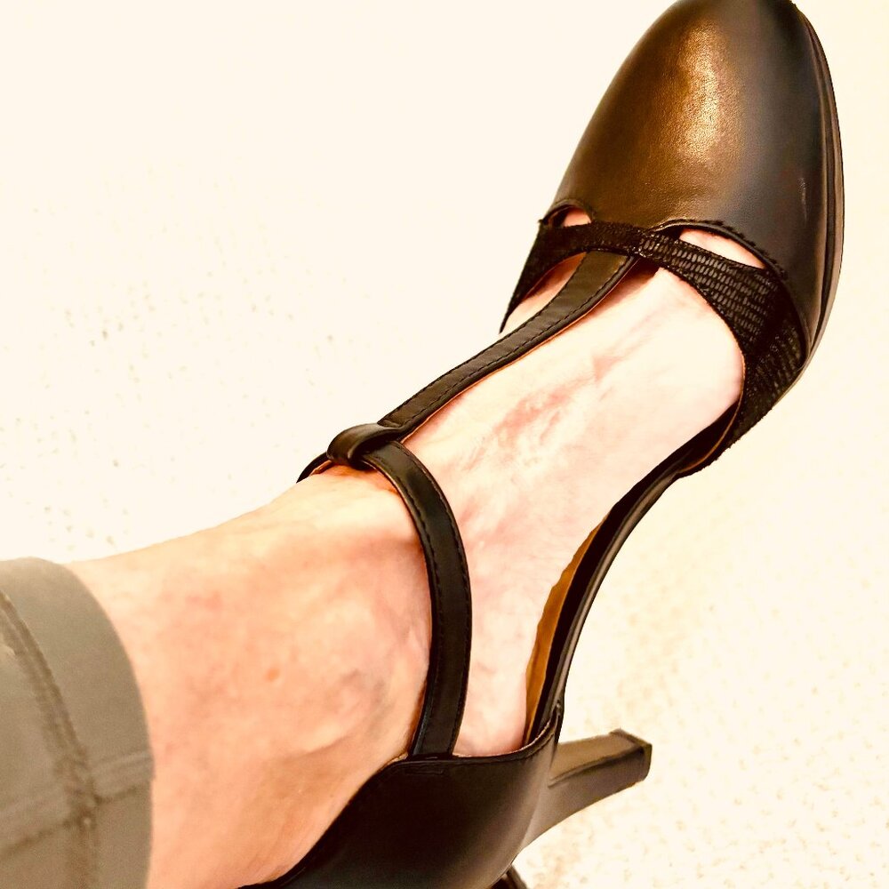 Naturalizer Black Heeled Shoe 8M